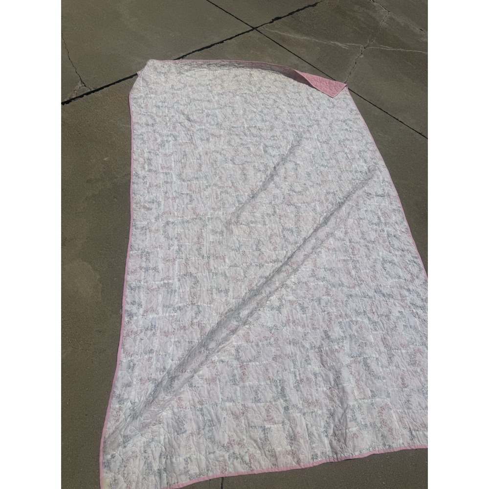 Vintage Handmade Twin Quilt Pink Floral Basket Patchwork Cotton 60x84 Cottage